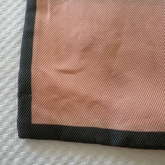 Louis Vuitton, 100% authentic, silk bandeau - Picture 11 of 11